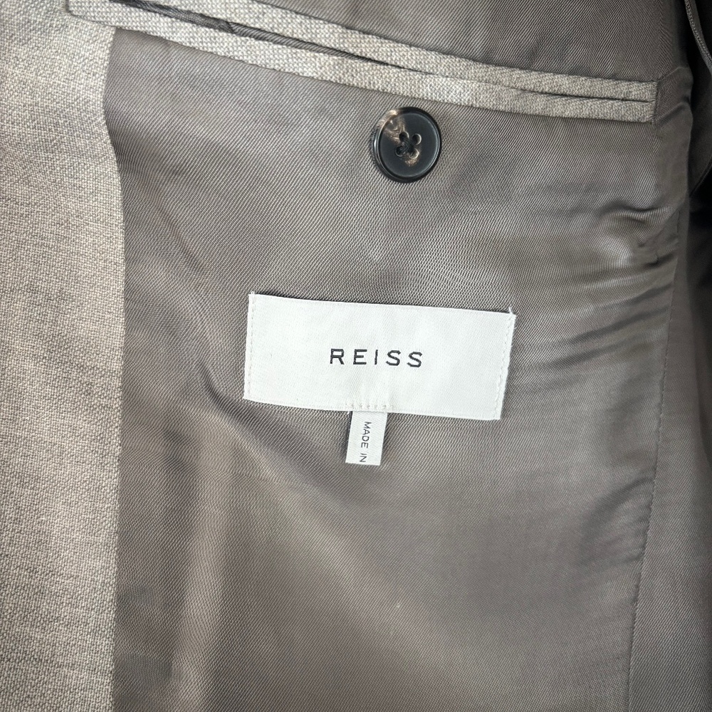 Men's Reiss 3 Piece Suit - Light Grey - Jacket 36 ; Pants 30 Waist & 29 Inseam